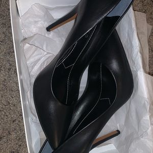 Nordstrom black pumps never been worn